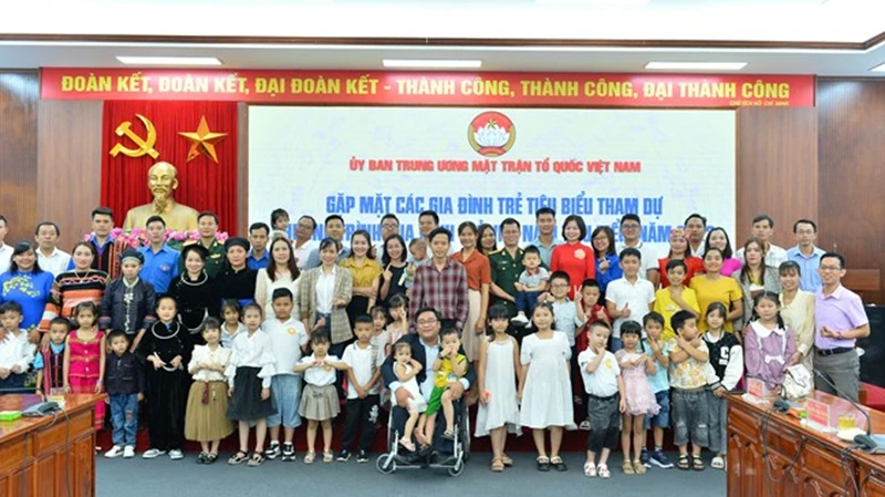 Quang cảnh buổi gặp mặt. (Ảnh MINH HƯƠNG)