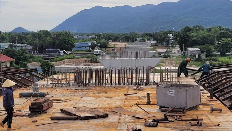 Dự án đường 991B, công trình giao thông quan trọng của tỉnh Bà Rịa-Vũng Tàu, đang được các đơn vị thi công đẩy nhanh tiến độ.