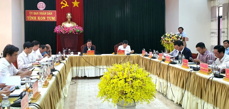 Quang cảnh buổi làm việc.