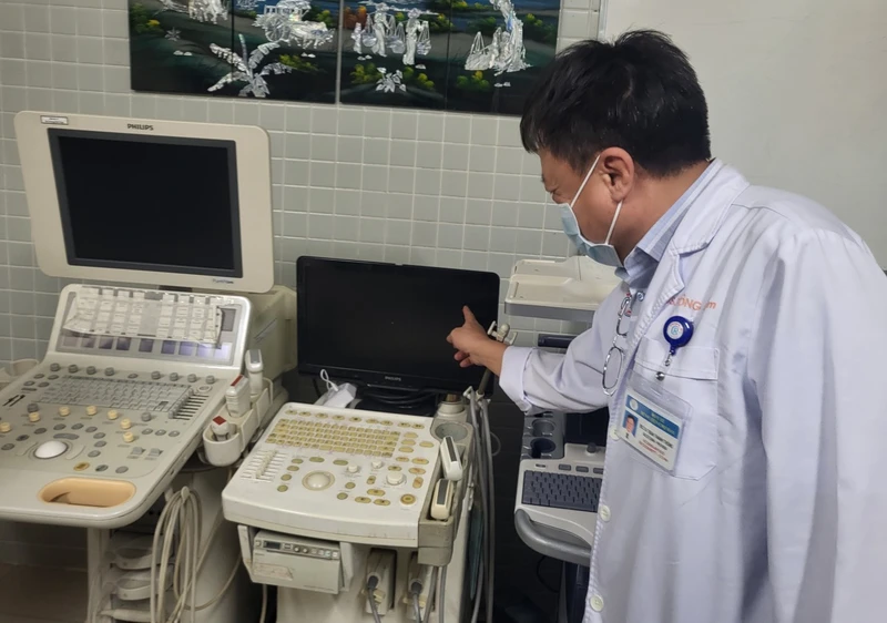 Nhiều máy móc bị hư hỏng, không thể sử dụng tại bệnh viện Chợ Rẫy.