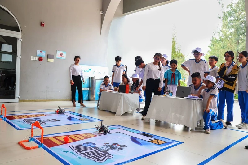 Học sinh trải nghiệm tuần lễ công dân nhí.
