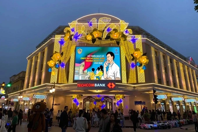 Hình ảnh tuyên truyền về phòng cháy, chữa cháy và cứu nạn, cứu hộ tại thành phố Hà Nội.