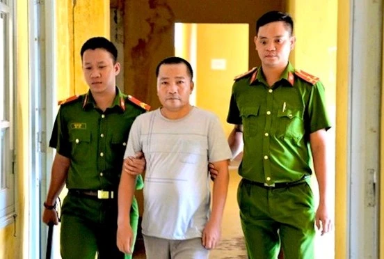 Đối tượng Nguyễn Thanh Bình tại cơ quan công an.