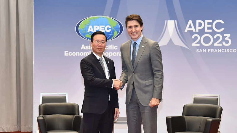 Chủ tịch nước Võ Văn Thưởng gặp Thủ tướng Canada Justin Trudeau nhân dịp tham dự Hội nghị Cấp cao APEC lần thứ 30. (Ảnh: baoquocte.vn)