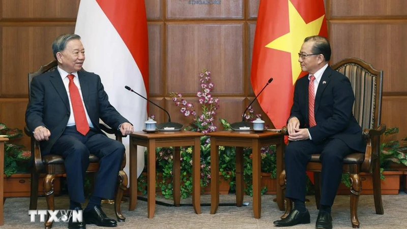 Tổng Bí thư Tô Lâm hội kiến Chủ tịch Quốc hội Singapore Seah Kian Peng. (Ảnh: TTXVN)
