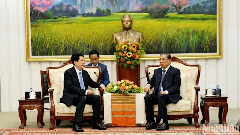 Chủ tịch nước Lương Cường gặp nguyên Tổng Bí thư, nguyên Chủ tịch nước Lào Choummaly Sayasone.