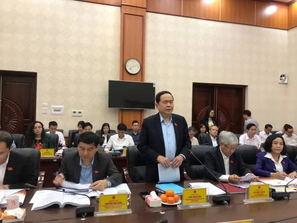 Đồng chí Trần Thanh Mẫn cùng Đoàn giám sát của Ủy ban Thường vụ Quốc hội làm việc với tỉnh Hưng Yên về chuyên đề “Việc thực hiện Nghị quyết số 88/2004/QH13 và Nghị quyết số 51/2017/QH14 của Quốc hội về đổi mới chương trình, sách giáo khoa giáo dục phổ thông”.