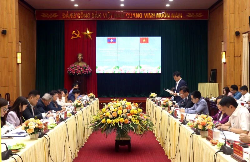 Ban Tổ chức Trung ương Đảng Nhân dân Cách mạng Lào thăm và làm việc tại Hưng Yên.