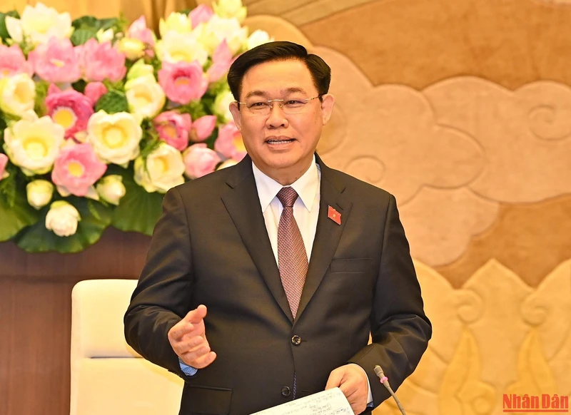 Chủ tịch Quốc hội Vương Đình Huệ phát biểu tại buổi gặp mặt.
