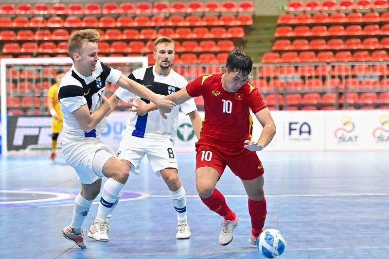 Đội tuyển futsal Việt Nam dẫn trước với 2 bàn thắng ở phút 17 và 19. (Ảnh: VFF)