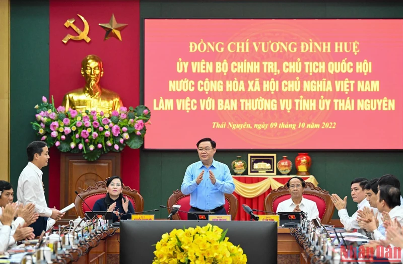 Chủ tịch Quốc hội Vương Đình Huệ chủ trì buổi làm việc với Ban Thường vụ Tỉnh uỷ Thái Nguyên.