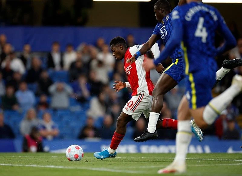 Nketiah mở tỷ số trước Chelsea ngày 21/4/2022. (Ảnh: Premier League)