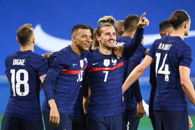 Mbappe và Griezmann có tên trong danh sách 25 cầu thủ tuyển Pháp. (Ảnh: Eurosports)
