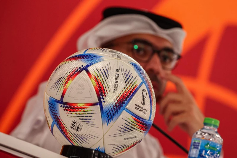 Trái bóng Al Rihla tại cuộc họp báo ở Doha, Qatar ngày 3/11/2022. (Ảnh: AFP/TTXVN)