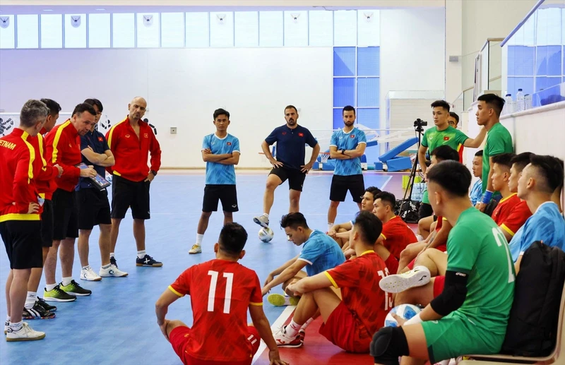 Tân huấn luyện viên trưởng Giustozzi lên kế hoạch làm mới đội tuyển futsal Việt Nam. (Ảnh: VFF)