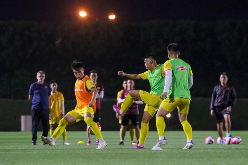 U23 Việt Nam tập luyện vào khung giờ muộn. (Ảnh: VFF)