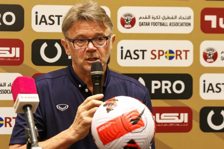 HLV Phillipe Troussier tại buổi họp báo trước trận đấu giữa U23 Việt Nam và U23 Iraq. (Ảnh: VFF)