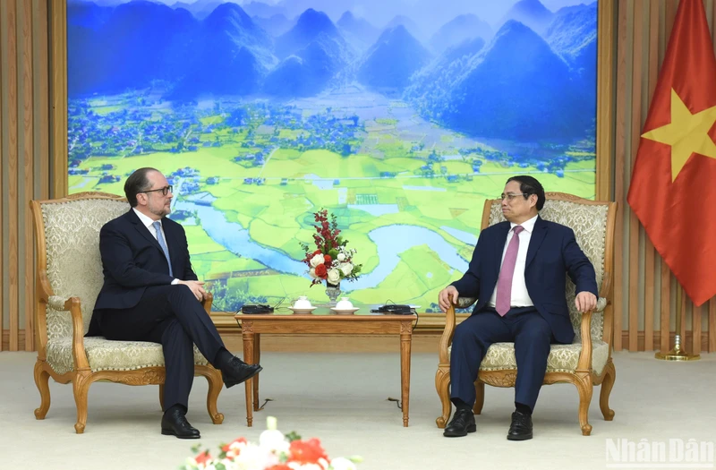 Thủ tướng Phạm Minh Chính tiếp Bộ trưởng Ngoại giao Cộng hòa Áo Alexander Schallenberg. (Ảnh: TRẦN HẢI)