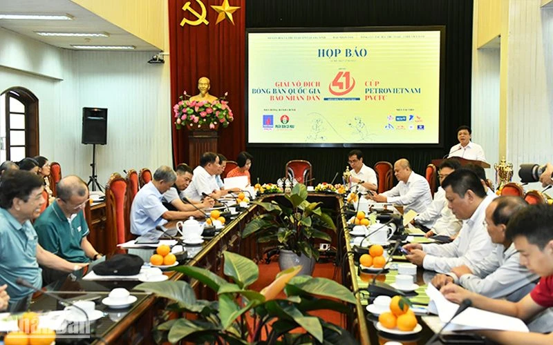 Quang cảnh buổi họp báo. (Ảnh: ĐĂNG KHOA)