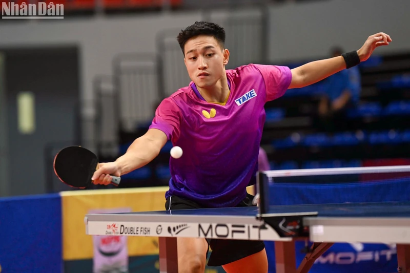 Nguyễn Anh Tú thắng Lê Tiến Đạt 4-2 để vào chung kết đơn nam. (Ảnh: DUY LINH)