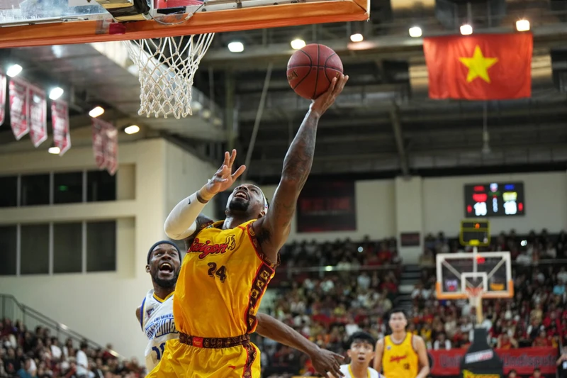 Kentrell Barkley dứt điểm cận rổ. (Ảnh: VBA)