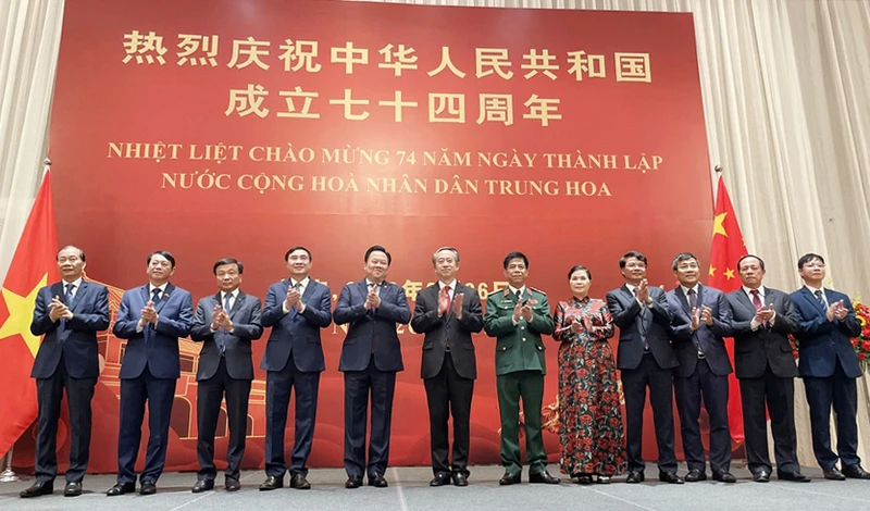 Các đại biểu dự tiệc chiêu đãi. (Ảnh: Anh Vũ)