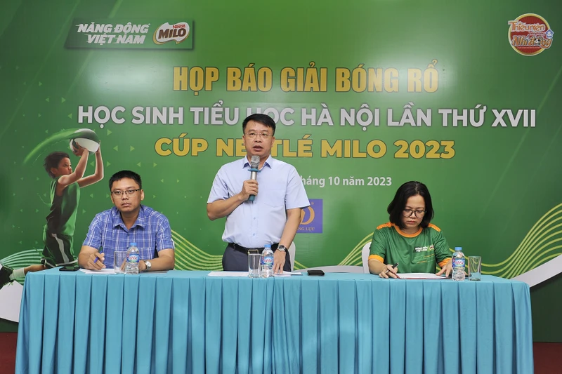 Ban tổ chức thông tin tới báo chí về giải đấu. 