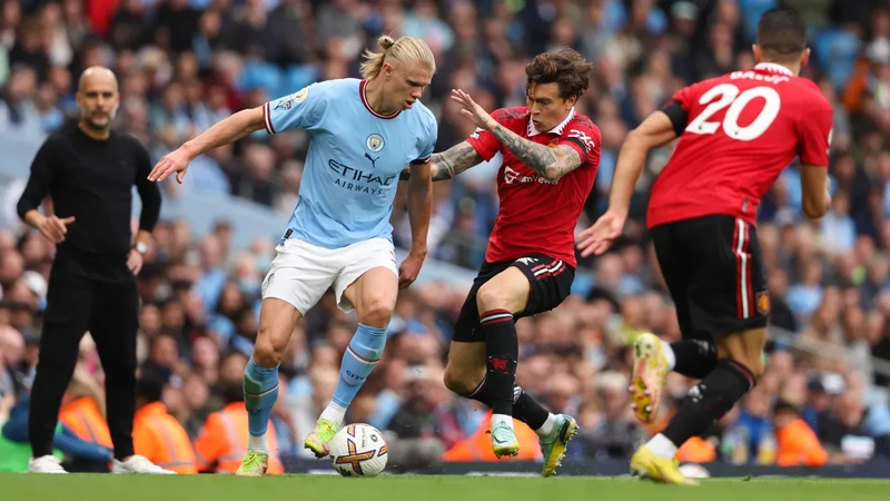 Những trận derby Manchester luôn mang đến nhiều bất ngờ. (Ảnh: Reuters)