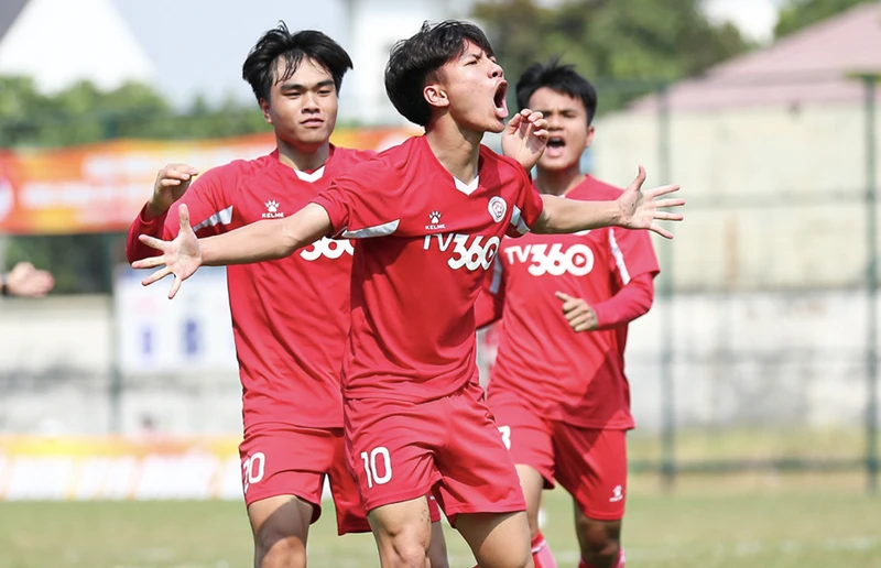 U19 Thể Công Viettel thắng 2-0 Đông Á Thanh Hóa để vào vòng bán kết. Ảnh: VFF
