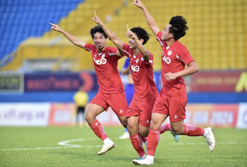Các cầu thủ U19 Thể Công Viettel ăn mừng bàn thắng duy nhất ở phút 22. (Ảnh: VFF)