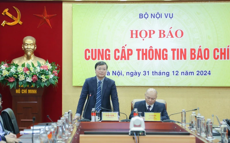 Thứ trưởng Trương Hải Long phát biểu tại họp báo.