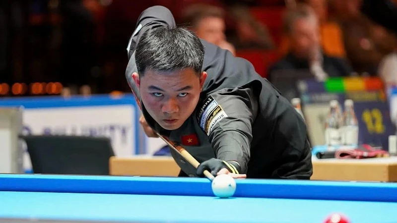 Bao Phương Vinh thi đấu tại Giải billard carom 3 băng đồng đội thế giới 2025. (Ảnh: Ton Smilde)