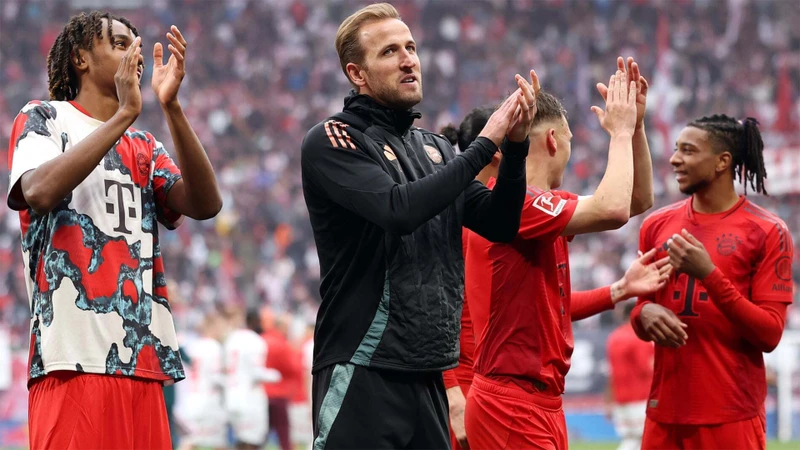 Kane có lần đầu trải nghiệm cảm giác bước lên ngôi vô địch cùng với Bayern. (Ảnh: FC Bayern)
