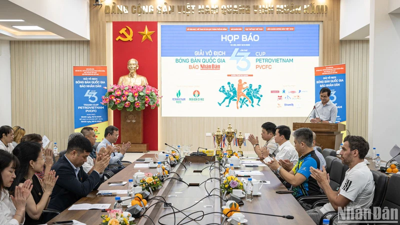 Quang cảnh buổi họp báo. (Ảnh: SƠN TÙNG)