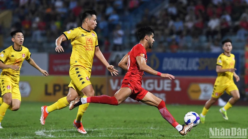 Dẫn trước 2-0 nhưng Thể Công Viettel không thể bảo toàn tỷ số để rồi phải chia điểm với Hải Phòng. (Ảnh: TRẦN HẢI)