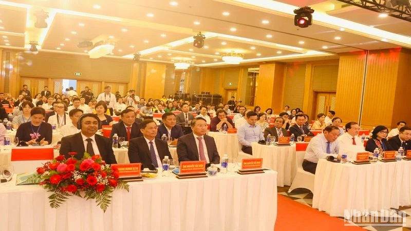 Quang cảnh hội nghị.