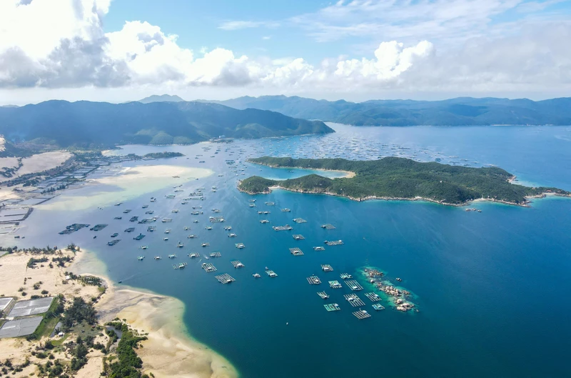 Khu vực vịnh Vân Phong được tập trung đầu tư trở thành một cực tăng trưởng, trung tâm của khu vực duyên hải Nam Trung Bộ, Tây Nguyên. Ảnh: Nguyên Phong