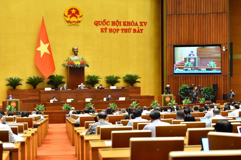Phiên toàn thể tại Hội trường chiều 3/6, Quốc hội nghe báo cáo về dự án Luật Công đoàn (sửa đổi). Ảnh: THỦY NGUYÊN