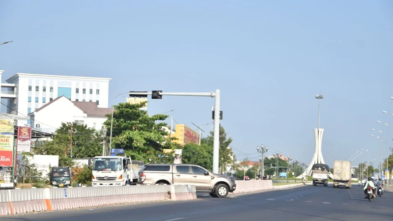 Một đoạn tuyến đường được xây dựng kiểu mẫu về an toàn giao thông.