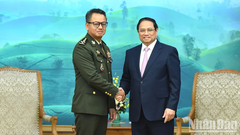 Thủ tướng Phạm Minh Chính và Đại tướng Tea Seiha, Phó Thủ tướng, Bộ trưởng Quốc phòng Campuchia.