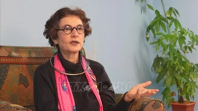 Bà Merle Ratner, nhà hoạt động phong trào phản chiến nổi tiếng trả lời phỏng vấn TTXVN tại New York (Mỹ), ngày 2/2/2024. (Ảnh: TTXVN)