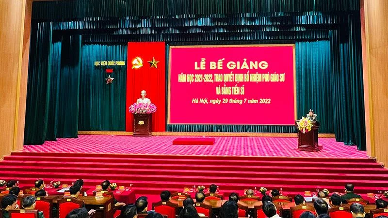 Quang cảnh lễ bế giảng.