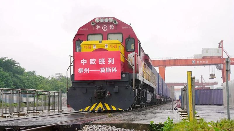 Chuyến tàu chở hàng khởi hành từ thành phố Liễu Châu, Quảng Tây, Trung Quốc đến Moskva, Nga. (Ảnh: Nhân dân nhật báo)