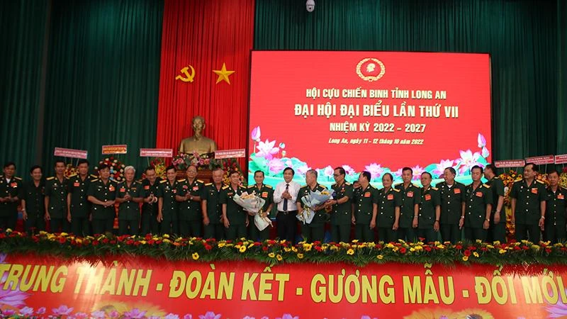 Ban Chấp hành Hội Cựu Chiến binh tỉnh Long An nhiệm kỳ 2022- 2027 ra mắt Đại hội.