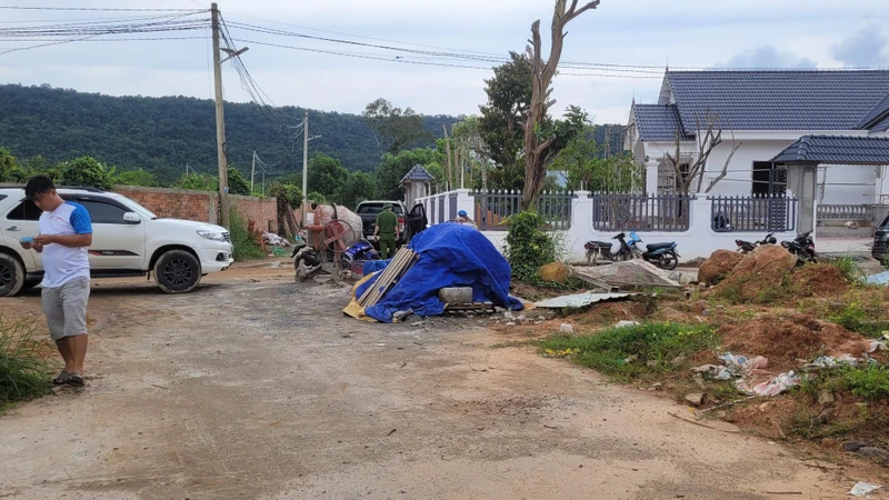 Hiện trường xảy ra vụ nổ súng làm chết tại chỗ 2 người ở ấp Bến Tràm, xã Cửa Dương, thành phố Phú Quốc, ngày 27/10. 
