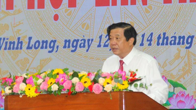 Đồng chí Bùi Văn Nghiêm, Ủy viên Trung ương Đảng, Chủ tịch Hội đồng nhân dân tỉnh, Bí thư Tỉnh ủy Vĩnh Long phát biểu khai mạc. (Ảnh: BÁ DŨNG)