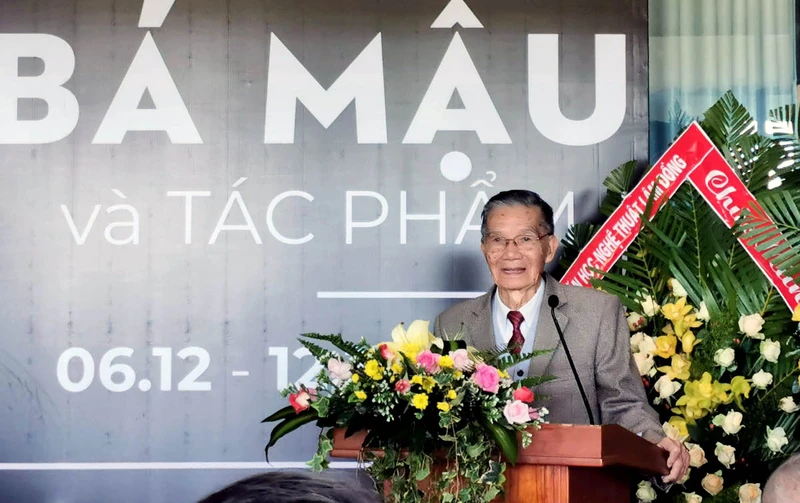 Nghệ sĩ nhiếp ảnh Đặng Văn Thông phát biểu tại triển lãm “Nguyễn Bá Mậu và tác phẩm” năm 2020.
