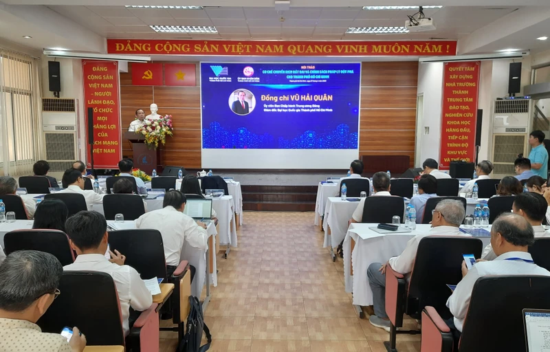 Quang cảnh hội thảo “Cơ chế chuyển dịch đất đai và chính sách pháp lý đột phá cho Thành phố Hồ Chí Minh”.