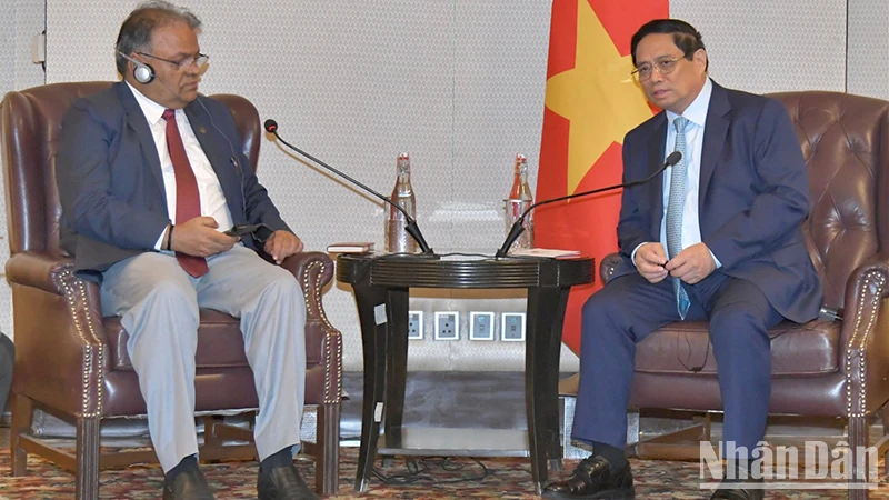 Thủ tướng Phạm Minh Chính tiếp ông Rajesh Kumar Singh, Chủ tịch Tập đoàn Phát triển hành lang công nghiệp quốc gia (NICDC).