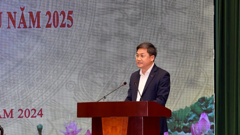Ông Hà Minh Hải, Phó Chủ tịch UBND TP Hà Nội phát biểu tham luận tại hội nghị. Ảnh: mof.gov.vn